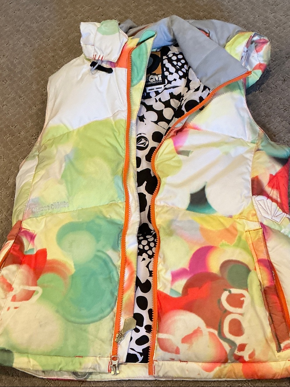 Volcom womens Multicolor Hooded insulated/Puffer Vest with removable hood